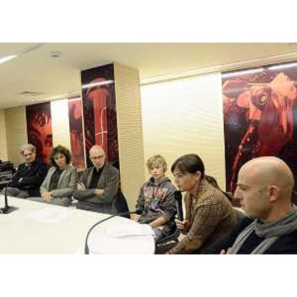 Presentazione del film "Il ragazzo invisibile" al Magazzino delle Idee: Fabrizio Bentivoglio e Valeria Golino (Attori), Gabriele Salvatores (Regista), Ludovico Girardello (Protagonista), Debora Serracchiani (Presidente Friuli Venezia Giulia) e Federico Poillucci (Presidente FVG Film Commission). (Trieste 20/11/13)