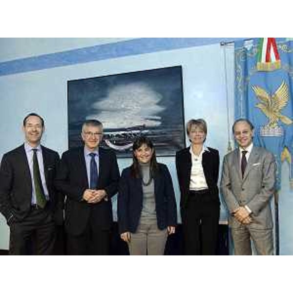 Debora Serracchiani (Presidente Friuli Venezia Giulia) incontra Oliver Baete (Vicepresidente vicario), Carlo Salvatori (Presidente), Lorella Sdrigotti (Vicedirettore generale) e George Sartorel (Amministratore delegato) del Gruppo Allianz in Italia. (Trieste 21/11/13)