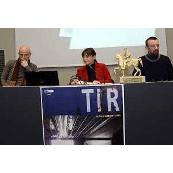 Federico Poillucci (Presidente FVG Film Commission), Debora Serracchiani (Presidente Friuli Venezia Giulia) e Alberto Fasulo (Regista) alla conferenza stampa su "TIR", pellicola che ha vinto il Marc'Aurelio d'Oro al Festival del Film di Roma. (Trieste 22/11/13)