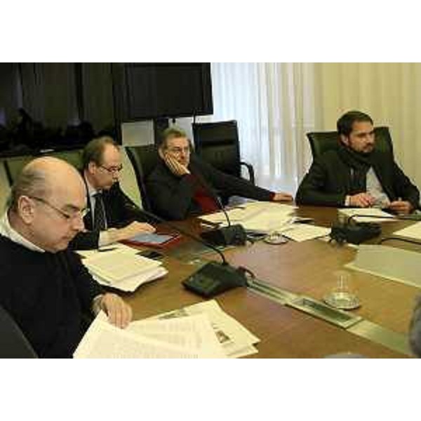 Gianni Torrenti (Assessore regionale Cultura, Sport, Solidarietà) tra i consiglieri regionali Roberto Dipiazza, Alessandro Colautti e Cristiano Shaurli all'avvio dell'esame della Finanziaria 2014, in I Commissione consiliare - Trieste 28/11/2013
