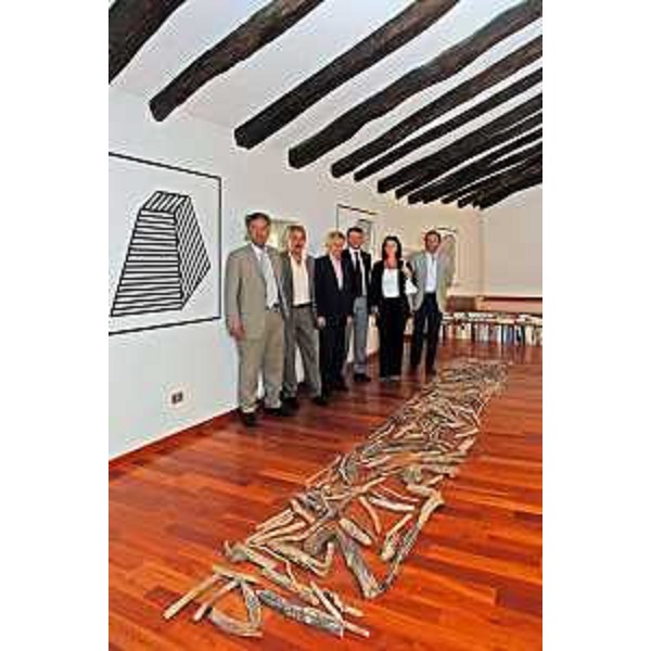 Riccardo Illy (Presidente Regione Friuli Venezia Giulia) e Roberto Antonaz (Assessore regionale Istruzione, Cultura, Sport e Pace) visitano il Museo di Villa Marzona a Verzegnis. (Verzegnis 25/05/07)