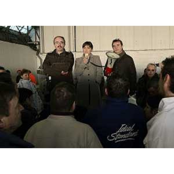 Debora Serracchiani (Presidente Friuli Venezia Giulia) incontra i lavoratori dello stabilimento dell'Ideal Standard - Orcenico di Zoppola (PN) 04/12/2013