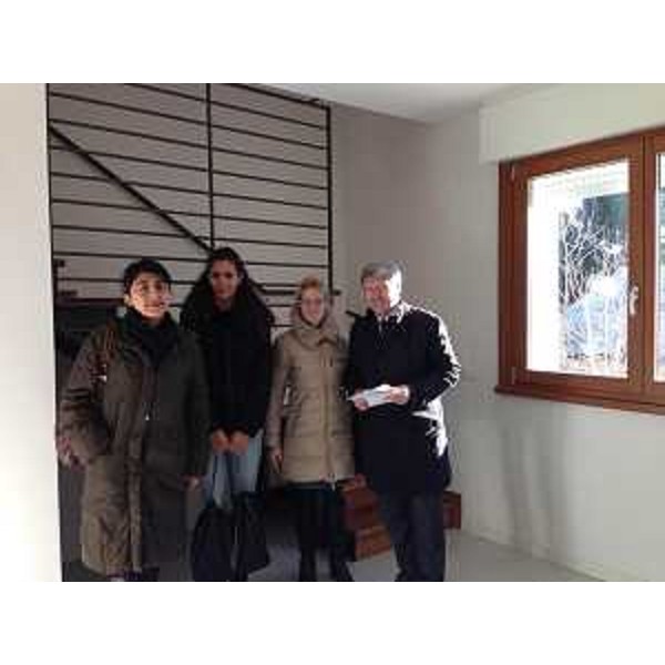 Mariagrazia Santoro (Assessore regionale Lavori pubblici) e Claudio Serafini (Presidente ATER Gorizia) in un nuovo alloggio del quartiere delle Case Pater di via Matteotti 71 - Ronchi dei Legionari 04/12/2013