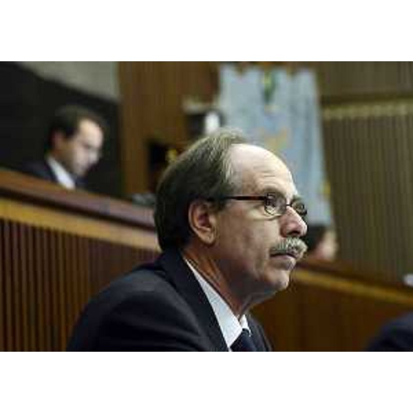 Gianni Torrenti (Assessore regionale Cultura, Sport e Solidarietà) durante l'esame della Finanziaria 2014, in Consiglio regionale - Trieste 10/12/2013