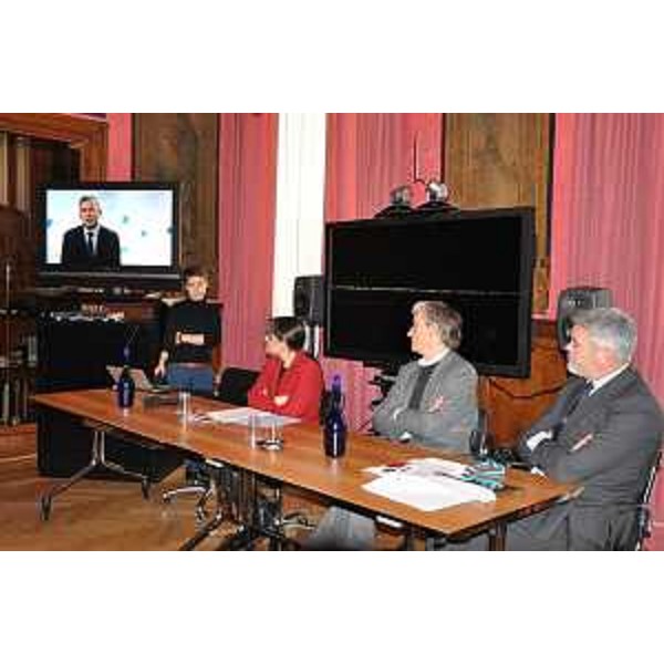 Debora Serracchiani (Presidente Friuli Venezia Giulia), Riccardo Luna (Presidente Associazione Wikitalia) e Paolo Panontin (Assessore regionale Funzione pubblica) alla presentazione del Progetto di Open Government "Go-On-Italia", nella sede di rappresentanza della Regione FVG - Roma 11/12/2013