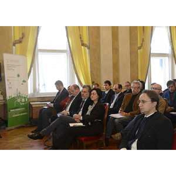 I consiglieri regionali Vittorino Boem e Alessandro Colautti, Sara Vito (Assessore regionale Ambiente ed Energia) e Igor Gabrovec (Vicepresidente Consiglio regionale) al convegno "La governance in Friuli Venezia Giulia, un diverso approccio allo sviluppo di un'economia sostenibile - Governance regionale e coinvolgimento degli stakeholder locali" - Trieste 17/12/2013