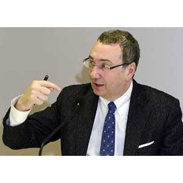 Sergio Bolzonello (Vicepresidente FVG e assessore regionale Attività produttive, Commercio, Cooperazione, Risorse agricole e forestali) durante la conferenza stampa di fine anno - Udine 23/12/2013