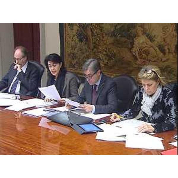 Gli assessori regionali Gianni Torrenti (Cultura, Sport e Solidarietà), Mariagrazia Santoro (Infrastrutture, Mobilità, Pianificazione territoriale, Lavori pubblici, Università), Francesco Peroni (Finanze, Patrimonio, Coordinamento e Programmazione Politiche economiche e comunitarie) e Maria Sandra Telesca (Salute, Integrazione sociosanitaria, Politiche sociali e Famiglia) durante la riunione della Giunta regionale - Trieste 10/01/2014