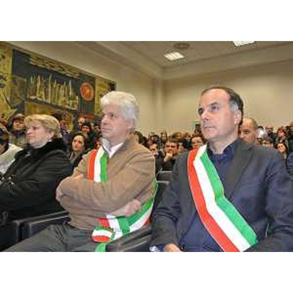 I sindaci Claudio Pedrotti (Pordenone) e Stefano Turchet (Porcia) durante l'incontro con le delegazioni di lavoratori degli stabilimenti Electrolux di Porcia (PN) e di Susegana (TV) - Trieste 17/01/2014