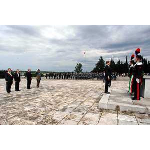 Riccardo Illy (Presidente Regione Friuli Venezia Giulia) ed Ettore Rosato (Sottosegretario Interni) a Redipuglia per il 61° anniversario della costituzione della Repubblica. (Redipuglia 02/06/07) 