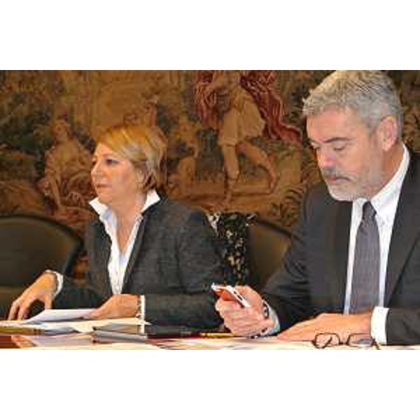 Gli assessori regionali Maria Sandra Telesca (Salute) e Paolo Panontin (Funzione pubblica) durante la riunione della Giunta regionale - Trieste 17/01/2014