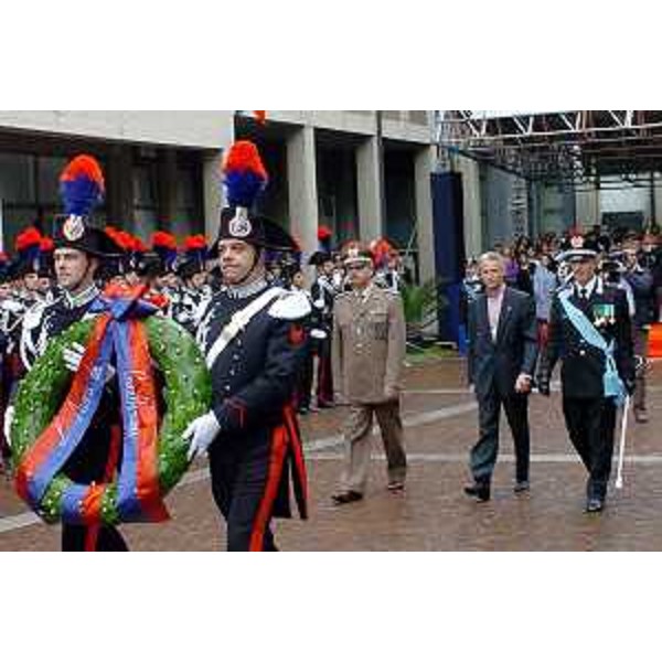 Riccardo Illy (Presidente Regione Friuli Venezia Giulia) e B. Nedo Lavagi (Comandante Generale Regione Carabinieri FVG) alla celebrazione ufficiale del 193° Annuale della fondazione dell'Arma, alla Caserma "Attilio Basso" di Udine. (Udine 05/06/07)