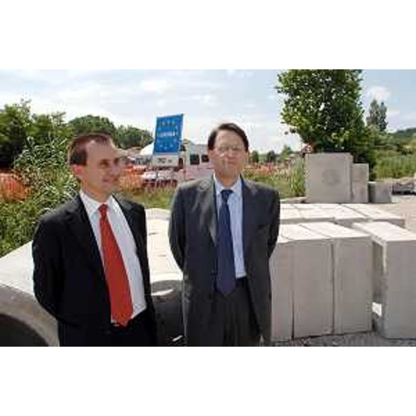 Ettore Rosato (Sottosegretario Interni) e Lodovico Sonego (Assessore regionale Infrastrutture) durante il sopralluogo ai cantieri della Lacotisce-Rabuiese. (Trieste 05/06/07)