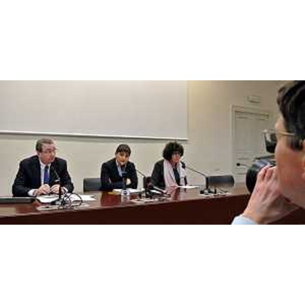 Debora Serracchiani (Presidente Friuli Venezia Giulia), Sergio Bolzonello (Vicepresidente FVG e assessore regionale Attività produttive) e Loredana Panariti (Assessore regionale Lavoro) durante la conferenza stampa "FVG Rilancimpresa" - Piano di sviluppo del settore industriale regionale – Trieste 24/01/2014