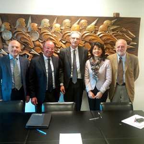 Mariagrazia Santoro (Assessore regionale Università) con Pier Luca Montessoro (delegato del Rettore Università di Udine per il settore Reti e Sistemi Telematici), Claudio Martinelli (direttore Sissa), Maurizio Fermeglia (rettore Università Trieste) e Massimo Di Silverio (direttore generale Università Udine) – Udine, 27/01/2014