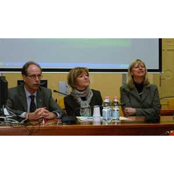 Gianni Torrenti (Assessore regionale Cultura) con Tina Komel (ministro per gli Sloveni d’oltre confine e nel mondo) e Silvia Altran (sindaco di Monfalcone) – Monfalcone 28/01/2014