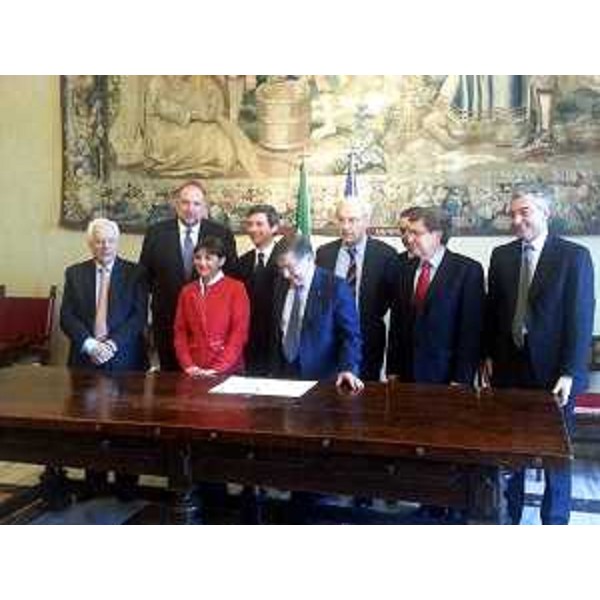 Debora Serracchiani (Presidente Friuli Venezia Giulia) alla sottoscrizione dell'Accordo di programma per la ferriera di Servola (TS) - Roma 30 gennaio 2014