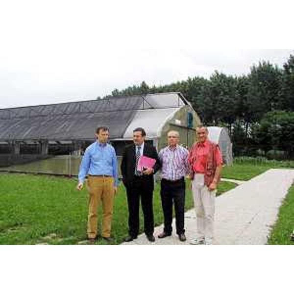 Enzo Marsilio (Assessore regionale Risorse agricole, naturali, forestali e Montagna) con Lorenzo Nazzi (Direttore dell'Istituto Professione di Stato per l'Agricoltura e l'Ambiente "Stefano Sabbatini" di Pozzuolo del Friuli). (Pozzuolo del Friuli 08/06/07) 