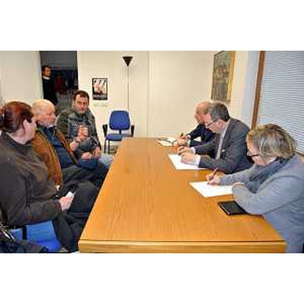 Sergio Bolzonello (vicepresidente Friuli Venezia Giulia ed assessore Attività produttive, Commercio, Cooperazione, Risorse agricole e forestali) durante l'incontro con una delegazione del movimento spontaneo 9 Dicembre di Orcenico - Trieste 07/0/2014