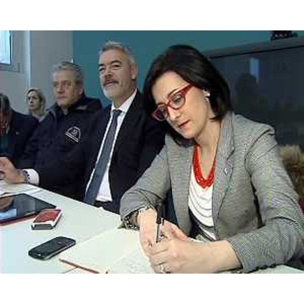 Sara Vito (assessore regionale Ambiente ed Energia), Paolo Panontin (Assessore regionale Protezione civile) e Guglielmo Berlasso (direttore Protezione civile FVG) durante l’incontro sulle emergenze a seguito dell’eccezionale ondata di maltempo e precipitazioni nevose – Amaro 07/02/2014