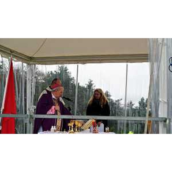 Santa messa celebrata da monsigno Gianpaolo Crepaldi, vescovo di Trieste, durante le celebrazioni del Giorno del Ricordo, alla Foiba di Basovizza – Trieste 10/02/2014