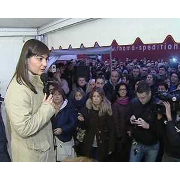 Debora Serracchiani (Presidente Friuli Venezia Giulia) interviene al presidio dei lavoratori della Electrolux - Porcia 11/02/2014
