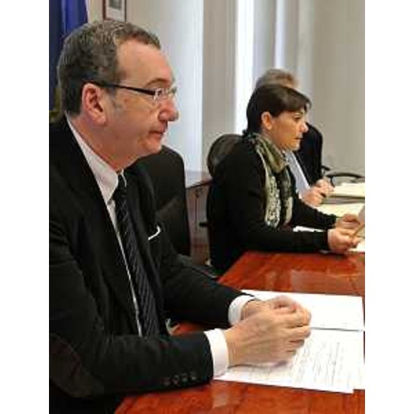 Sergio Bolzonello (Vicepresidente FVG e assessore regionale Attività produttive) e Debora Serracchiani (Presidente Friuli Venezia Giulia) durante la riunione della Giunta regionale - Trieste 14/02/2014
