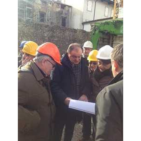 Roberto Molinaro e Mariagrazia Santoro (Assessore regionale Lavori pubblici) visitano i cantieri dei lavori di recupero del castello - Colloredo di Monte Albano 15/02/2014