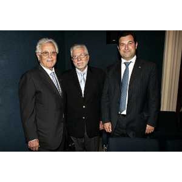 Franco Pallaro (Senatore), Victorio Maria Jose Taccetti (Ambasciatore Argentina) e Franco Jacop (Assessore regionale Relazioni internazionali) al workshop sull'internazionalizzazione dei territori presso l'Ambasciata brasiliana in Italia. (Roma 12/06/07) 