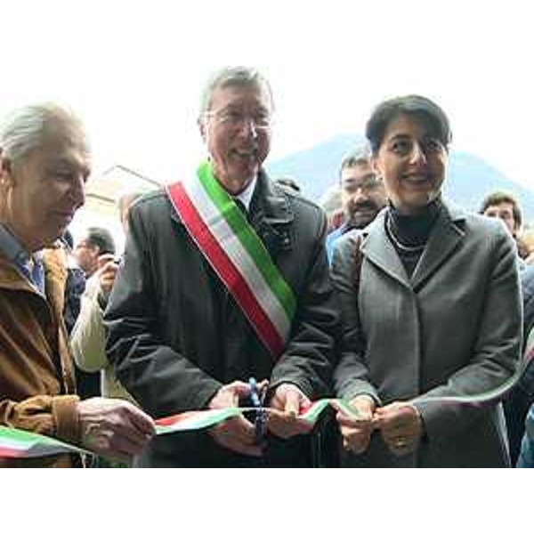 Mariagrazia Santoro (Assessore regionale Lavori pubblici) e Aldo Daici (Sindaco Artegna) all'inaugurazione del castello - Artegna 15/02/2014
