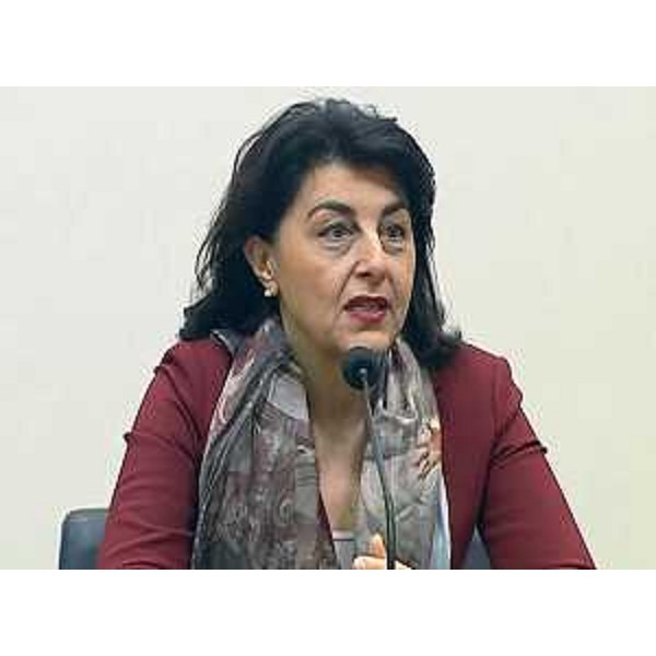 Mariagrazia Santoro (Assessore regionale Università) alla premiazione di una tesi di laurea su politiche e interventi riguardanti i diritti e l'integrazione sociale delle persone disabili - Trieste 17/02/2014