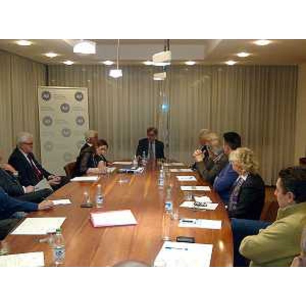 Francesco Peroni (Assessore regionale Finanze) con il Consiglio generale e il Collegio sindacale dell'Associazione Piccole e Medie Industrie del Friuli Venezia Giulia - Confapi FVG - Udine 17/02/2014