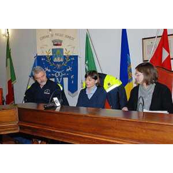 Paolo Panontin (Assessore regionale Protezione civile), Debora Serracchiani (Presidente Friuli Venezia Giulia) e Daniela Marcoccio (Sindaco Moggio Udinese) - Moggio Udinese 18/02/2014