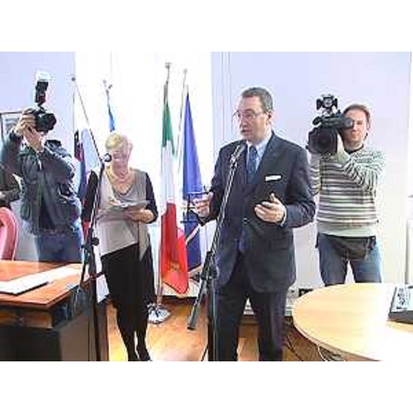 Sergio Bolzonello (Vicepresidente FVG e assessore regionale Attività produttive) interviene all'inaugurazione della nuova sede della Kmecka Zveza-Associazione Agricoltori, in via Ghega - Trieste 21/02/2014