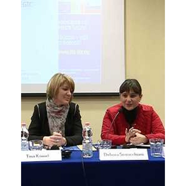 Tina Komel (Ministro Sloveni nel Mondo - Repubblica di Slovenia) e Debora Serracchiani (Presidente Friuli Venezia Giulia) al convegno sulla cooperazione transfrontaliera "Oltre Tradomo: GECT" - Muggia 21/02/2014
