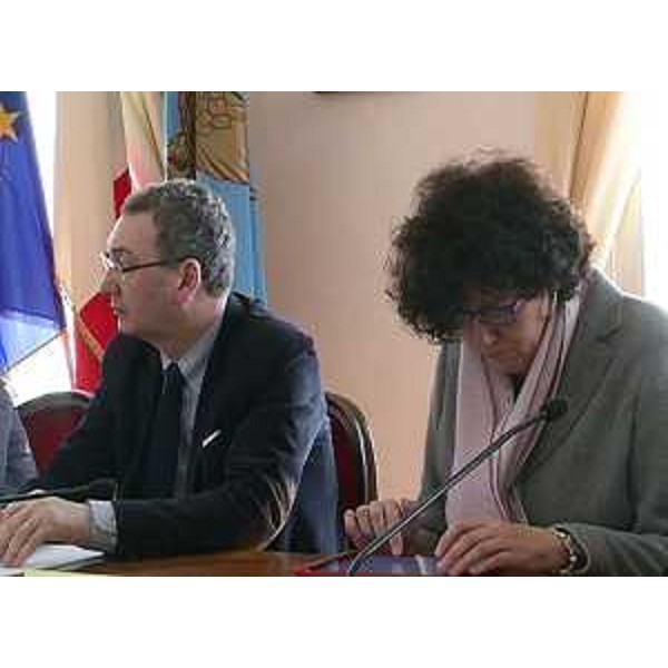 Sergio Bolzonello (Vicepresidente FVG e Assessore regionale Attività produttive) e Loredana Panariti (Assessore Lavoro FVG) al Tavolo della Commissione Lavoro della Camera dei Deputati - Trieste 24/02/2014