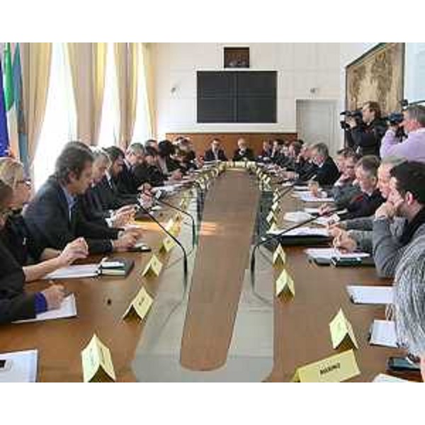 Tavolo della Commissione Lavoro della Camera dei Deputati, con Cesare Damiano (Presidente XI Commissione Lavoro Camera Deputati), Debora Serracchiani (Presidente Friuli Venezia Giulia) e Sergio Bolzonello (Vicepresidente FVG e Assessore regionale Attività produttive) - Trieste 24/02/2014