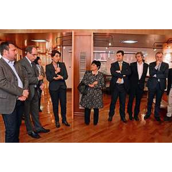 Mariagrazia Santoro (Assessore regionale Pianificazione territoriale) interviene all'inaugurazione della mostra "Vajont. Paesaggio e architettura a cinquant'anni dal disastro" in Consiglio regionale - Trieste 26/02/2014