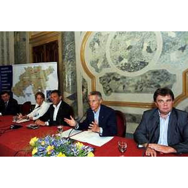 Riccardo Illy (Presidente Regione FVG), Ivan Jakovcic (Presidente Contea Istria) e Joerg Haider (Presidente Land Carinzia, A) alla firma per l'accordo sulla futura Euroregione, a Villa Manin. (Codroipo 21/06/07)
