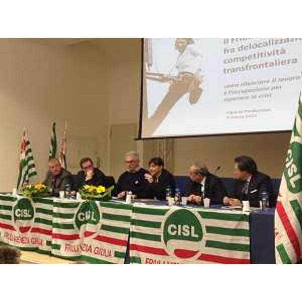 Debora Serracchiani (Presidente Friuli Venezia Giulia) interviene al convegno della CISL "Il Friuli Venezia Giulia fra delocalizzazioni e competitività transfrontaliera. Come rilanciare il lavoro e l'occupazione per superare la crisi" - Pordenone 04/03/2014