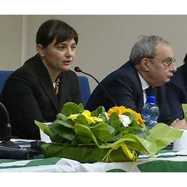 Debora Serracchiani (Presidente Friuli Venezia Giulia) interviene al convegno della CISL "Il Friuli Venezia Giulia fra delocalizzazioni e competitività transfrontaliera. Come rilanciare il lavoro e l'occupazione per superare la crisi" - Pordenone 04/03/2014