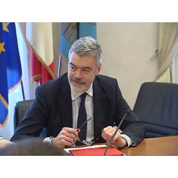 Paolo Panontin (Assessore regionale Funzione pubblica) durante la riunione per l'accordo sul sistema delle relazioni sindacali dell'area non dirigenziale del personale della Regione FVG - Trieste 04/03/2014