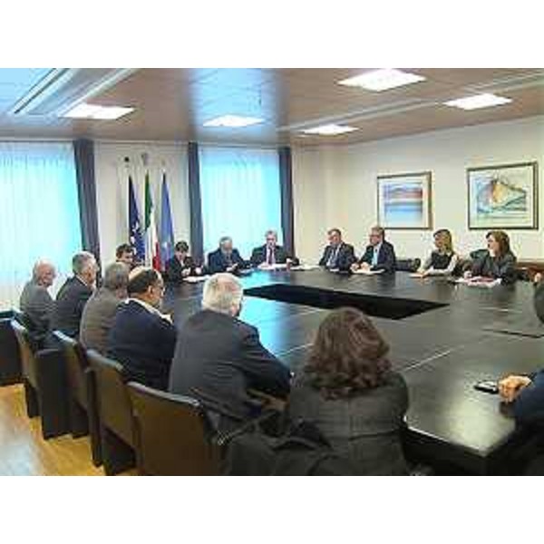 Debora Serracchiani (Presidente Friuli Venezia Giulia) e Roberto Finardi (Direttore generale Regione FVG) durante l'incontro con i direttori centrali dell'Amministrazione regionale - Udine 04/03/2014