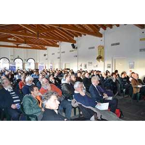 Il convegno "Stato delle acque della Laguna di Marano e Grado. L'impatto dei dragaggi e il nuovo sistema di monitoraggio in continuo del Progetto europeo SHAPE", alla Pescheria Vecchia - Marano Lagunare 05/03/2014