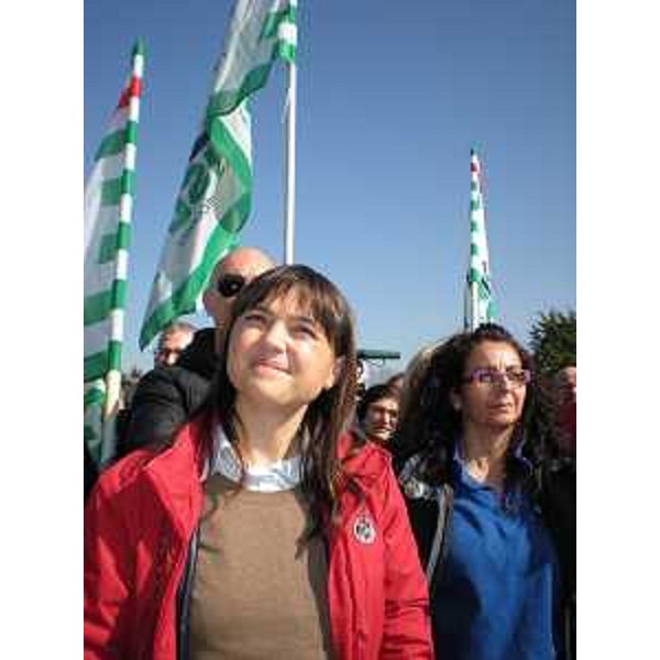 Debora Serracchiani (Presidente Friuli Venezia Giulia) all'assemblea aperta dei lavoratori dell'Electrolux, nel piazzale dello stabilimento - Porcia 07/03/2014