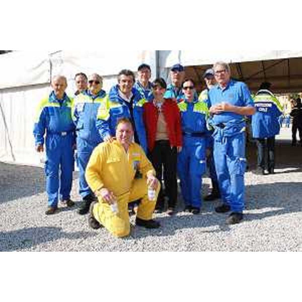Francesco Martines (Sindaco Palmanova) e Debora Serracchiani (Presidente Friuli Venezia Giulia) tra volontari della Protezione civile del FVG - Palmanova 08/03/2014