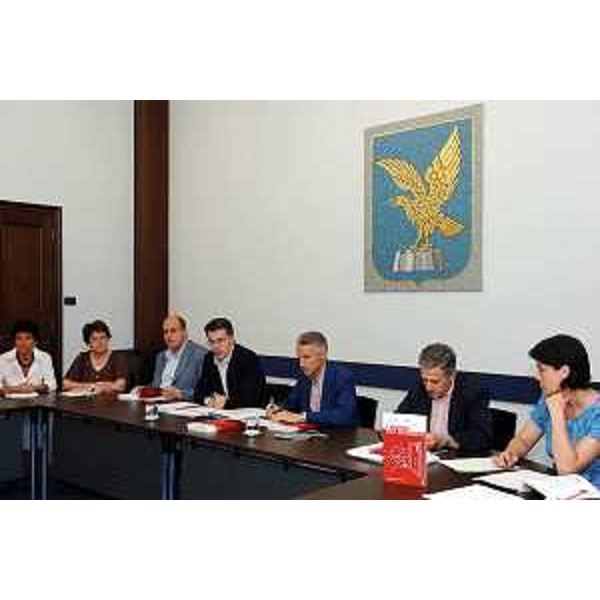 Riccardo Illy (Presidente Regione Autonoma Friuli Venezia Giulia) ed Ezio Beltrame (Assessore regionale Salute e Protezione sociale) alla presentazione del Rapporto sulla condizione dei minori, a Trieste. (Trieste 26/06/07)