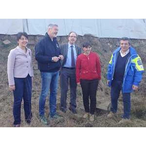 Gli assessori regionali Mariagrazia Santoro (Pianificazione territoriale), Paolo Panontin (Protezione civile) e Gianni Torrenti (Cultura), Debora Serracchiani (Presidente Friuli Venezia Giulia) e Francesco Martines (Sindaco Palmanova) nel corso delle operazioni di pulizia della cinta fortificata - Palmanova 08/03/2014