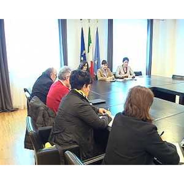 Debora Serracchiani (Presidente Friuli Venezia Giulia) e Mariagrazia Santoro (Assessore regionale Infrastrutture) alla presentazione della relazione sullo stato di evoluzione dei dragaggi per la Laguna di Marano e Grado - Udine 10/03/2014