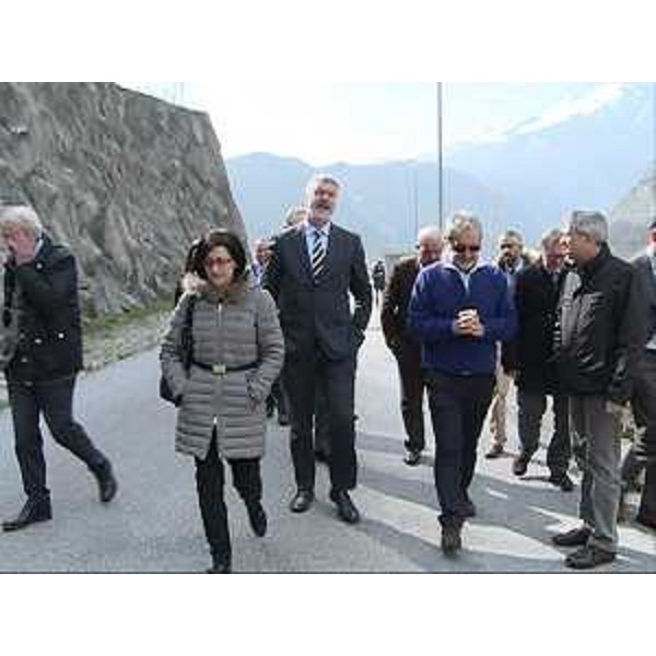 Gli assessori regionali Sara Vito (Ambiente) e Paolo Panontin (Protezione civile) in sopralluogo alla diga di Ravedis sul torrente Cellina - Ravedis 10/03/2014